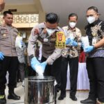 Jelang Akhir Tahun, Polres Loteng Musnahkan Brang Bukti  Sabu 8,2 Kg.